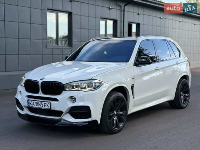Белый БМВ Х5, объемом двигателя 3 л и пробегом 123 тыс. км за 35999 $, фото 14 на Automoto.ua
