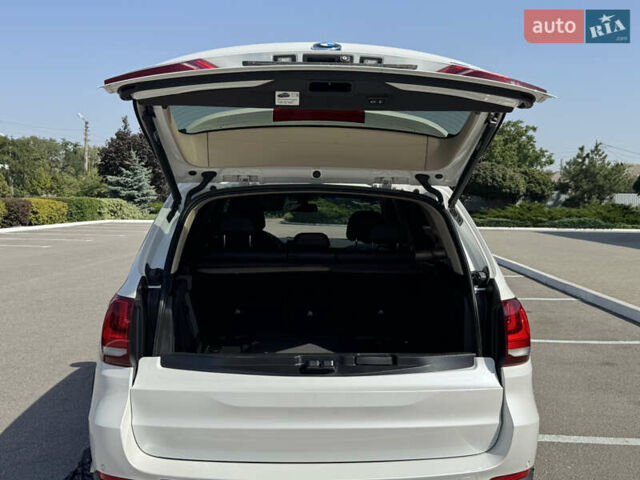 Белый БМВ Х5, объемом двигателя 2.98 л и пробегом 126 тыс. км за 26000 $, фото 42 на Automoto.ua