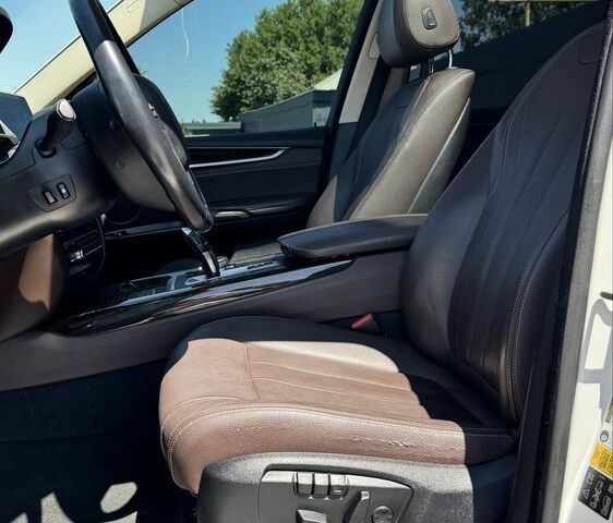 Белый БМВ Х5, объемом двигателя 3 л и пробегом 177 тыс. км за 27800 $, фото 13 на Automoto.ua