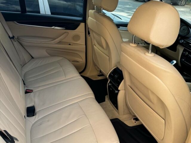 Белый БМВ Х5, объемом двигателя 3 л и пробегом 160 тыс. км за 21300 $, фото 11 на Automoto.ua