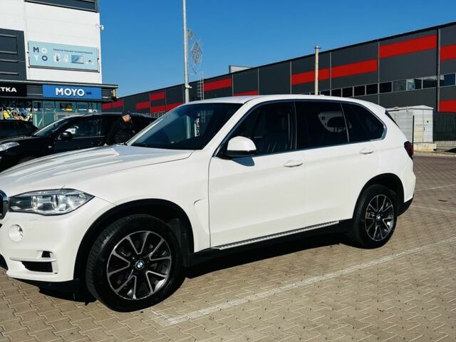 Білий БМВ Х5, об'ємом двигуна 2 л та пробігом 185 тис. км за 26000 $, фото 1 на Automoto.ua
