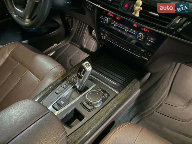 БМВ Х5 2015 в Днепре (Днепропетровске) на Automoto.ua Белый БМВ Х5, объемом двигателя 2 л и пробегом 159 тыс. км за 24800 $, фото 10 на Automoto.ua