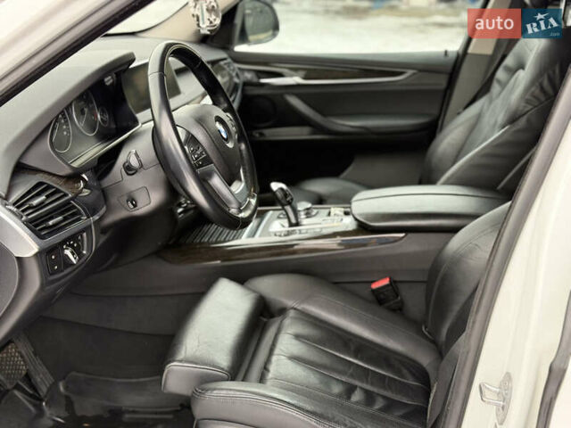 Белый БМВ Х5, объемом двигателя 2.99 л и пробегом 155 тыс. км за 29500 $, фото 11 на Automoto.ua