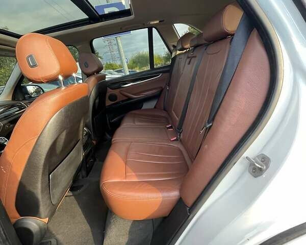 Білий БМВ Х5, об'ємом двигуна 2.98 л та пробігом 204 тис. км за 17300 $, фото 22 на Automoto.ua