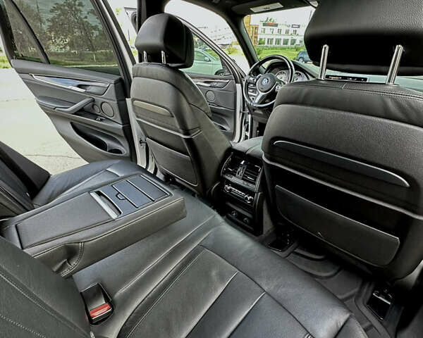 БМВ Х5 2015 в Кривом Роге на Automoto.ua Белый БМВ Х5, объемом двигателя 2.98 л и пробегом 115 тыс. км за 30000 $, фото 7 на Automoto.ua