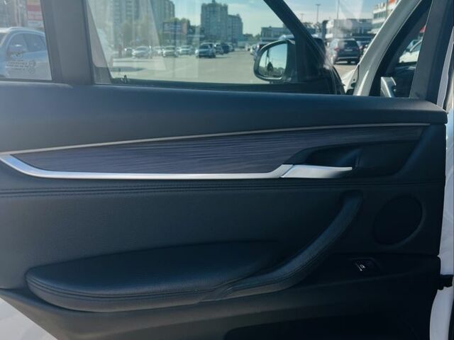 Білий БМВ Х5, об'ємом двигуна 2 л та пробігом 185 тис. км за 26000 $, фото 6 на Automoto.ua