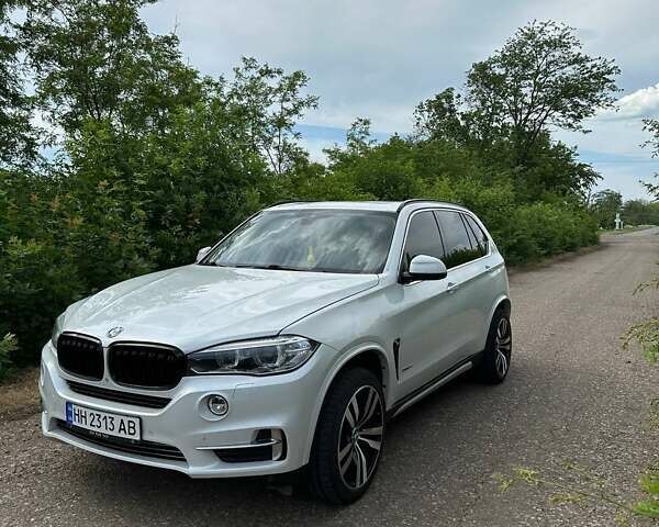 Белый БМВ Х5, объемом двигателя 2.98 л и пробегом 138 тыс. км за 30000 $, фото 66 на Automoto.ua