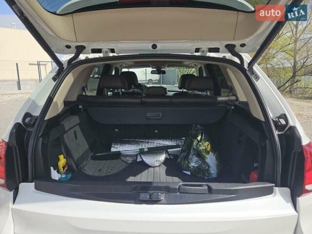 Білий БМВ Х5, об'ємом двигуна 2.98 л та пробігом 159 тис. км за 22400 $, фото 14 на Automoto.ua