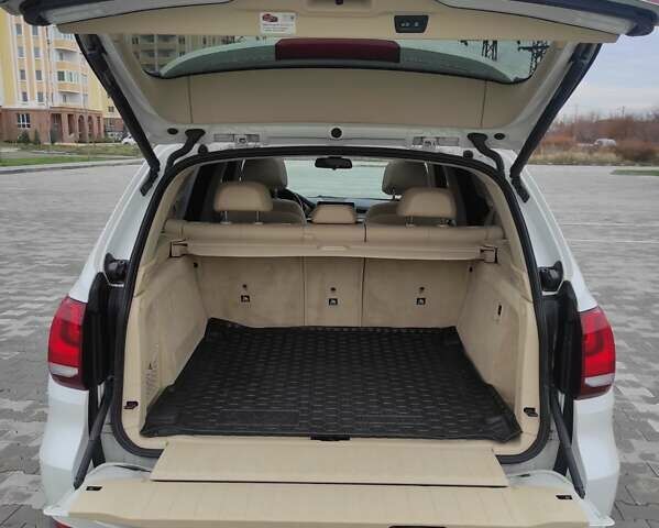 Білий БМВ Х5, об'ємом двигуна 3 л та пробігом 166 тис. км за 23990 $, фото 6 на Automoto.ua