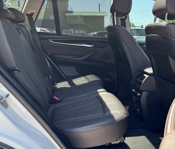 Белый БМВ Х5, объемом двигателя 3 л и пробегом 177 тыс. км за 27800 $, фото 20 на Automoto.ua