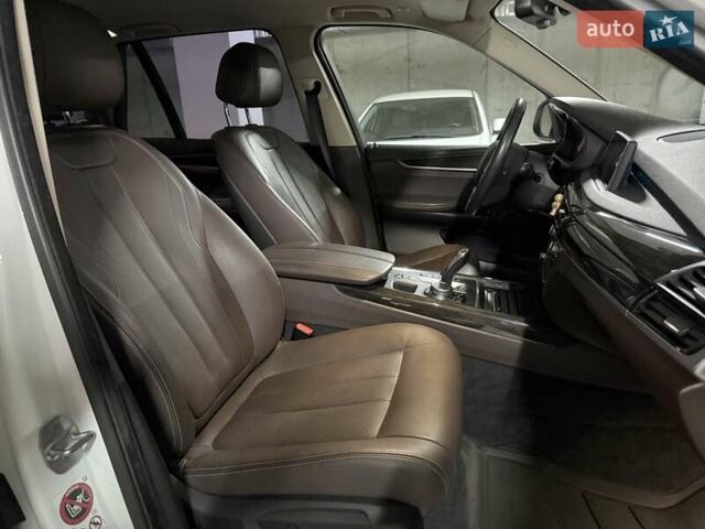 Білий БМВ Х5, об'ємом двигуна 2 л та пробігом 155 тис. км за 24100 $, фото 32 на Automoto.ua