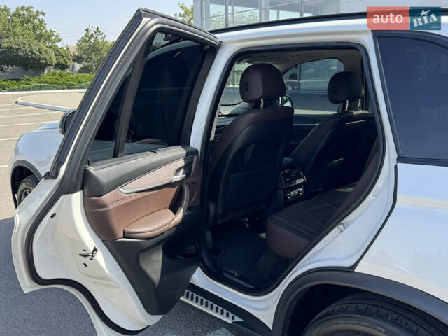 Белый БМВ Х5, объемом двигателя 2.98 л и пробегом 126 тыс. км за 26000 $, фото 38 на Automoto.ua