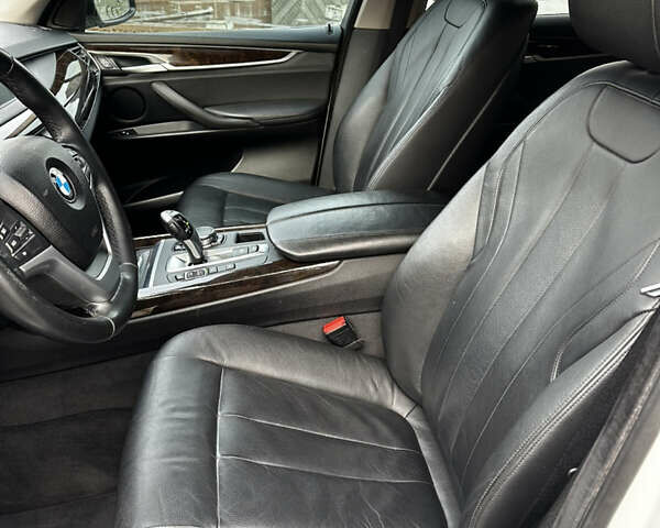 Белый БМВ Х5, объемом двигателя 2.98 л и пробегом 209 тыс. км за 17950 $, фото 11 на Automoto.ua