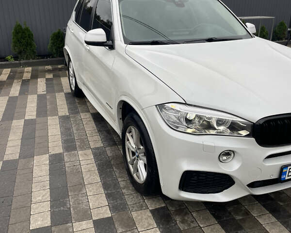 Білий БМВ Х5, об'ємом двигуна 2.99 л та пробігом 238 тис. км за 31000 $, фото 1 на Automoto.ua