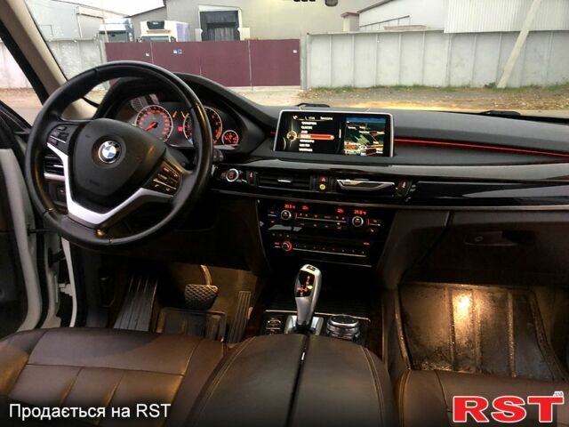 Белый БМВ Х5, объемом двигателя 3 л и пробегом 98 тыс. км за 28500 $, фото 2 на Automoto.ua