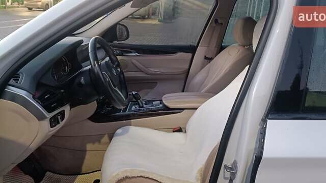 Белый БМВ Х5, объемом двигателя 2 л и пробегом 185 тыс. км за 24900 $, фото 4 на Automoto.ua