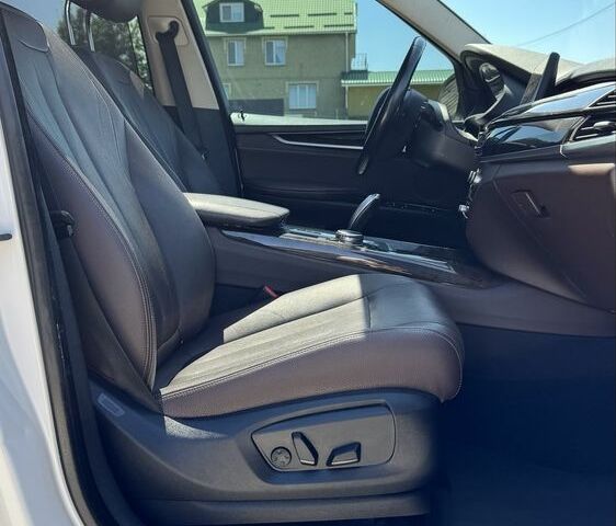 Белый БМВ Х5, объемом двигателя 3 л и пробегом 177 тыс. км за 27800 $, фото 23 на Automoto.ua