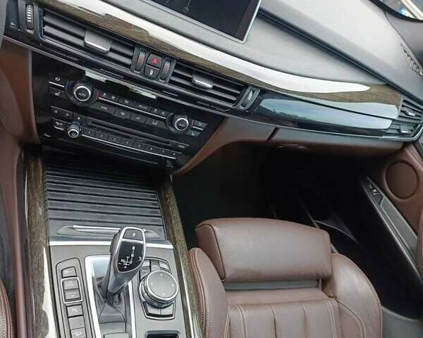 Білий БМВ Х5, об'ємом двигуна 2 л та пробігом 170 тис. км за 28900 $, фото 16 на Automoto.ua