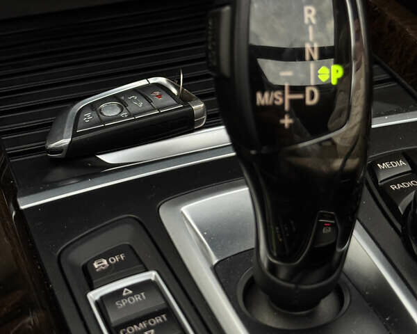 Білий БМВ Х5, об'ємом двигуна 2.98 л та пробігом 226 тис. км за 28999 $, фото 49 на Automoto.ua