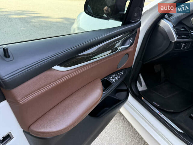 Білий БМВ Х5, об'ємом двигуна 4.39 л та пробігом 204 тис. км за 23500 $, фото 16 на Automoto.ua