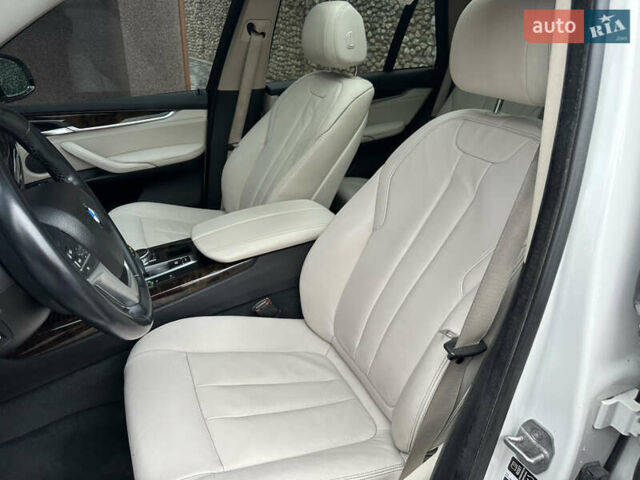 Белый БМВ Х5, объемом двигателя 2.98 л и пробегом 245 тыс. км за 17700 $, фото 8 на Automoto.ua