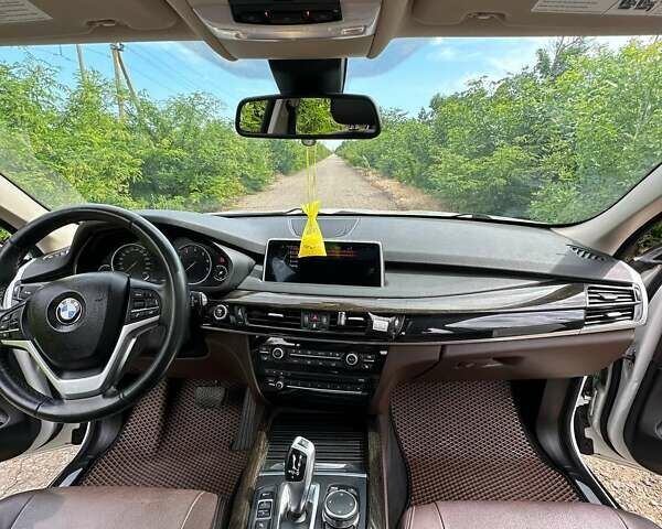 Белый БМВ Х5, объемом двигателя 2.98 л и пробегом 138 тыс. км за 30000 $, фото 49 на Automoto.ua