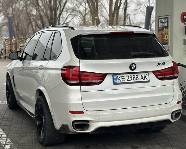 Білий БМВ Х5, об'ємом двигуна 3 л та пробігом 114 тис. км за 25000 $, фото 27 на Automoto.ua