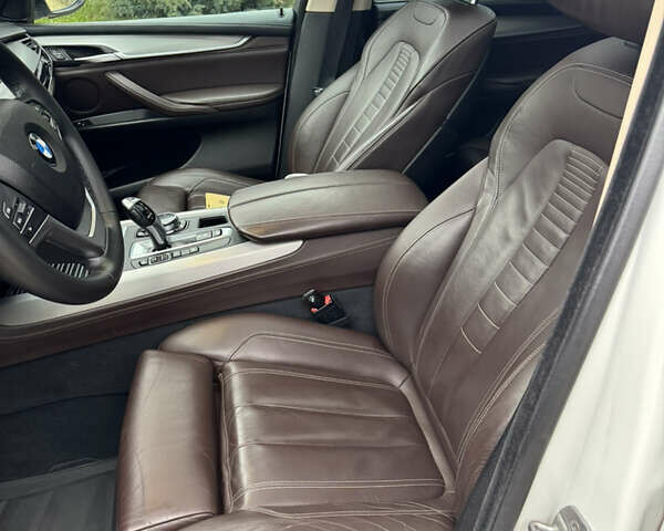 Білий БМВ Х5, об'ємом двигуна 3 л та пробігом 178 тис. км за 30500 $, фото 13 на Automoto.ua