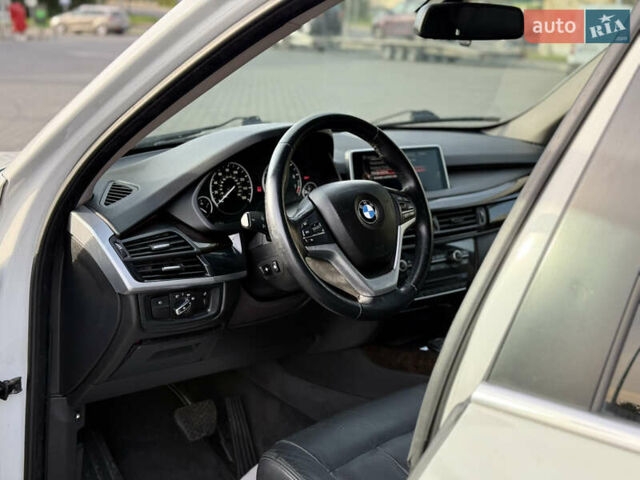 Білий БМВ Х5, об'ємом двигуна 2 л та пробігом 230 тис. км за 18500 $, фото 23 на Automoto.ua