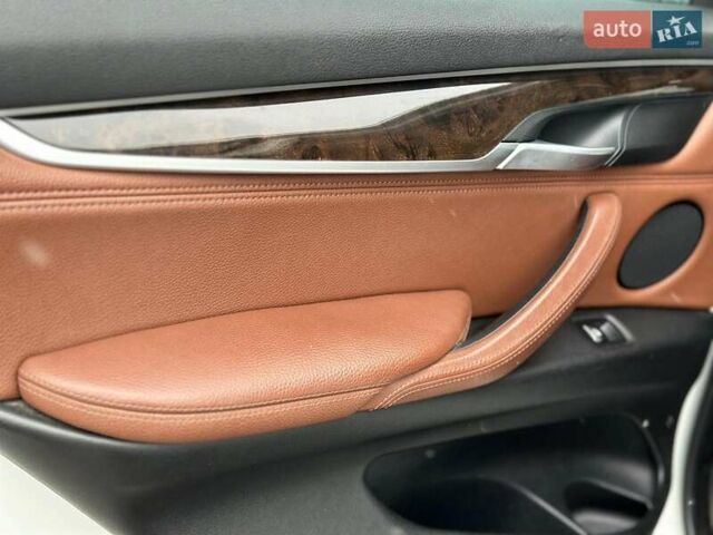 Белый БМВ Х5, объемом двигателя 2 л и пробегом 149 тыс. км за 29990 $, фото 21 на Automoto.ua