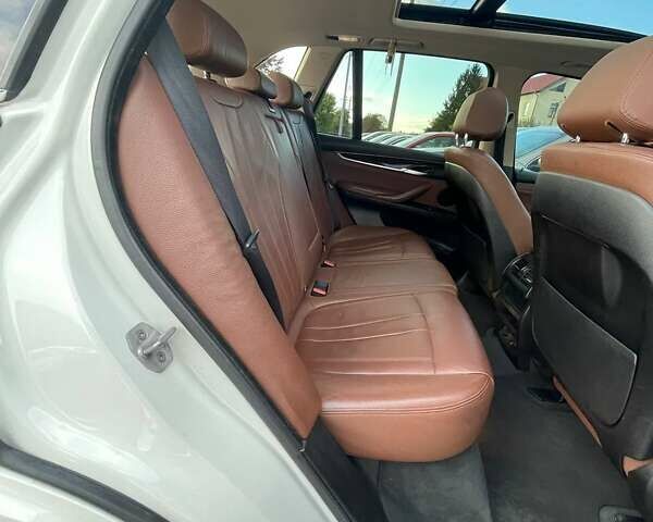 Білий БМВ Х5, об'ємом двигуна 2.98 л та пробігом 204 тис. км за 17300 $, фото 24 на Automoto.ua