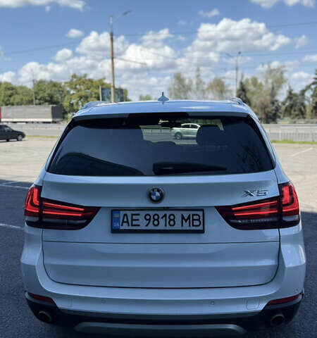 БМВ Х5 2015 в Днепре (Днепропетровске) на Automoto.ua Белый БМВ Х5, объемом двигателя 3 л и пробегом 225 тыс. км за 22000 $, фото 13 на Automoto.ua