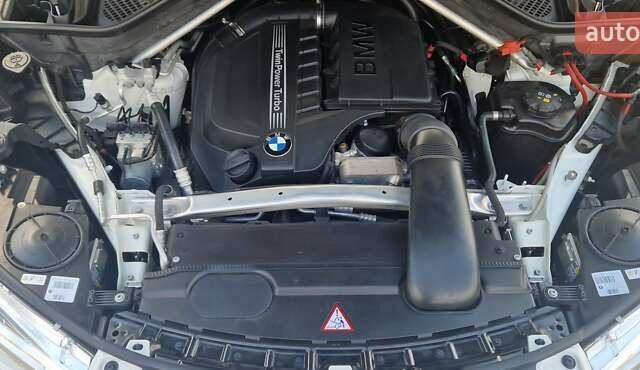 Білий БМВ Х5, об'ємом двигуна 2.98 л та пробігом 102 тис. км за 26500 $, фото 12 на Automoto.ua