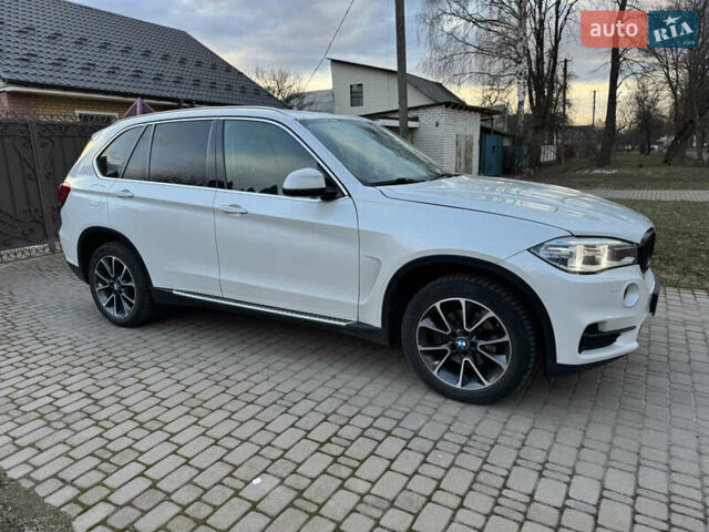 Белый БМВ Х5, объемом двигателя 2.98 л и пробегом 158 тыс. км за 21999 $, фото 4 на Automoto.ua
