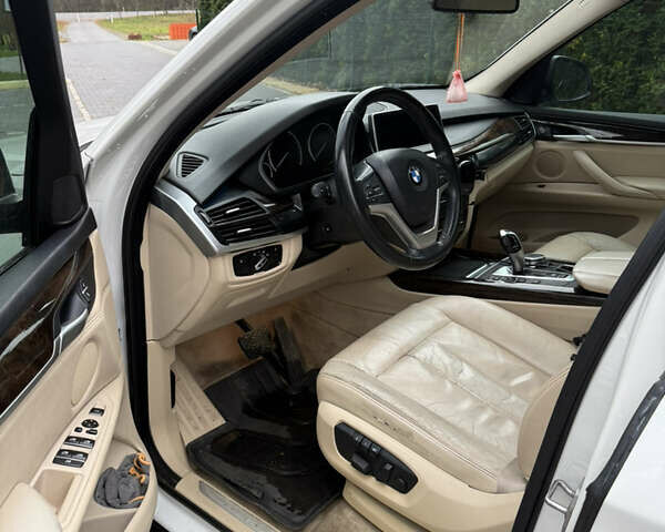 Белый БМВ Х5, объемом двигателя 2.98 л и пробегом 211 тыс. км за 28000 $, фото 13 на Automoto.ua