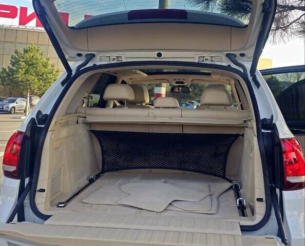 Белый БМВ Х5, объемом двигателя 2.98 л и пробегом 83 тыс. км за 26000 $, фото 12 на Automoto.ua