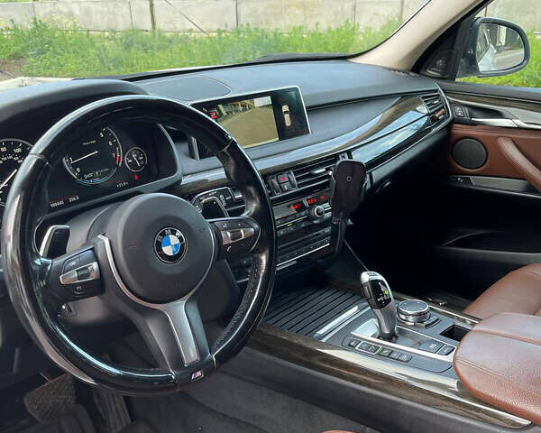 Білий БМВ Х5, об'ємом двигуна 2.98 л та пробігом 160 тис. км за 25000 $, фото 16 на Automoto.ua