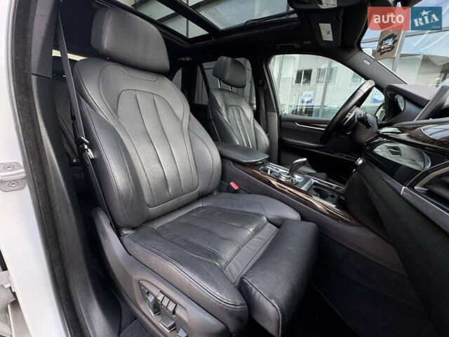 Белый БМВ Х5, объемом двигателя 3 л и пробегом 308 тыс. км за 27999 $, фото 28 на Automoto.ua