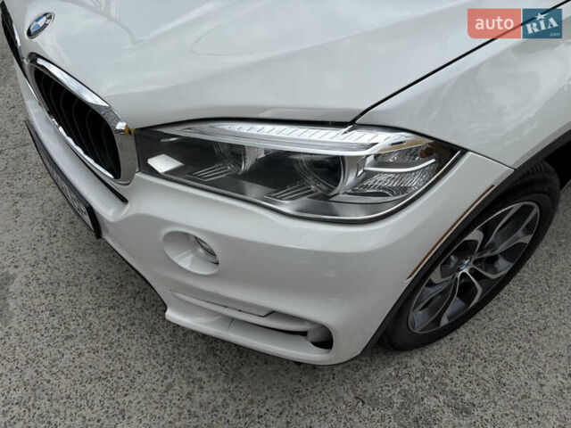 Білий БМВ Х5, об'ємом двигуна 2.98 л та пробігом 232 тис. км за 21500 $, фото 1 на Automoto.ua