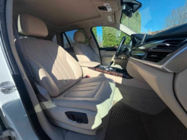 Белый БМВ Х5, объемом двигателя 3 л и пробегом 75 тыс. км за 14000 $, фото 8 на Automoto.ua