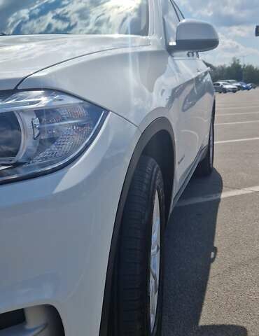 Білий БМВ Х5, об'ємом двигуна 2.98 л та пробігом 102 тис. км за 26500 $, фото 10 на Automoto.ua