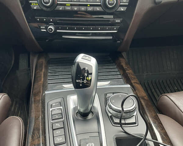 Білий БМВ Х5, об'ємом двигуна 2.99 л та пробігом 238 тис. км за 31000 $, фото 20 на Automoto.ua