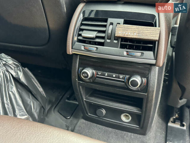 Білий БМВ Х5, об'ємом двигуна 2.98 л та пробігом 130 тис. км за 24500 $, фото 23 на Automoto.ua