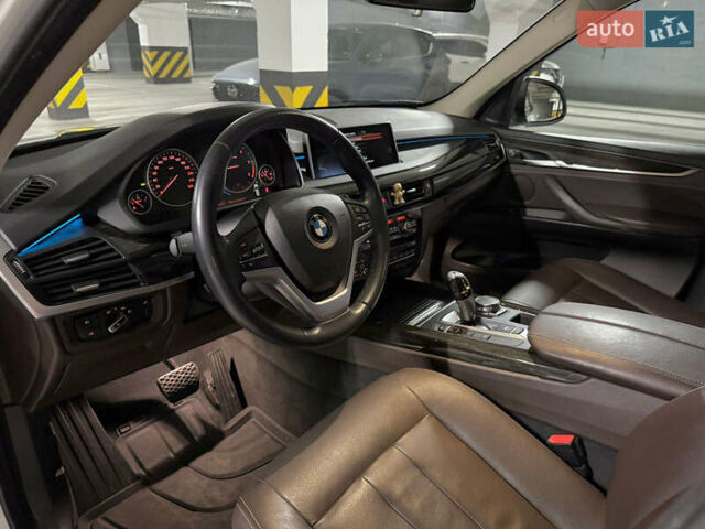 БМВ Х5 2015 в Днепре (Днепропетровске) на Automoto.ua Белый БМВ Х5, объемом двигателя 2 л и пробегом 159 тыс. км за 24800 $, фото 5 на Automoto.ua