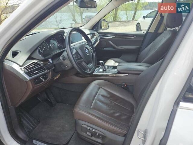 Білий БМВ Х5, об'ємом двигуна 2.98 л та пробігом 159 тис. км за 22400 $, фото 11 на Automoto.ua