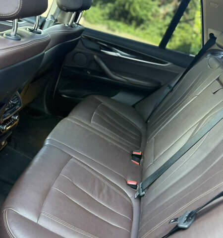 БМВ Х5 2015 в Днепре (Днепропетровске) на Automoto.ua Белый БМВ Х5, объемом двигателя 3 л и пробегом 225 тыс. км за 22000 $, фото 35 на Automoto.ua