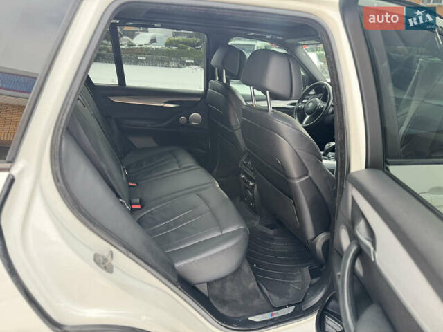 Белый БМВ Х5, объемом двигателя 3 л и пробегом 180 тыс. км за 33000 $, фото 25 на Automoto.ua