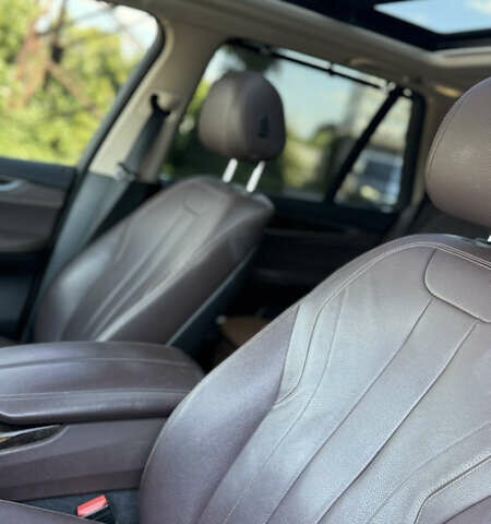 БМВ Х5 2015 в Днепре (Днепропетровске) на Automoto.ua Белый БМВ Х5, объемом двигателя 3 л и пробегом 225 тыс. км за 22000 $, фото 27 на Automoto.ua