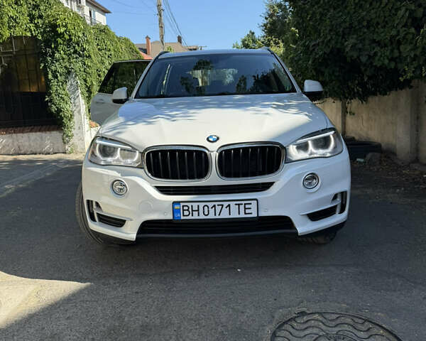 Білий БМВ Х5, об'ємом двигуна 2.99 л та пробігом 189 тис. км за 26000 $, фото 3 на Automoto.ua