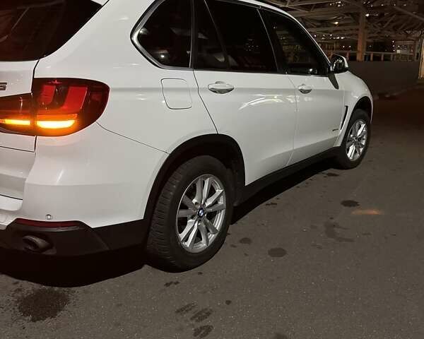 Белый БМВ Х5, объемом двигателя 2 л и пробегом 160 тыс. км за 29700 $, фото 6 на Automoto.ua